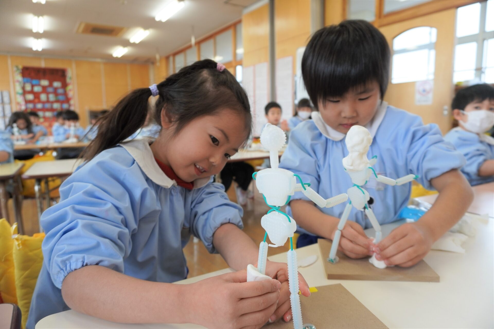 紙粘土制作（年長）｜まどか幼稚園