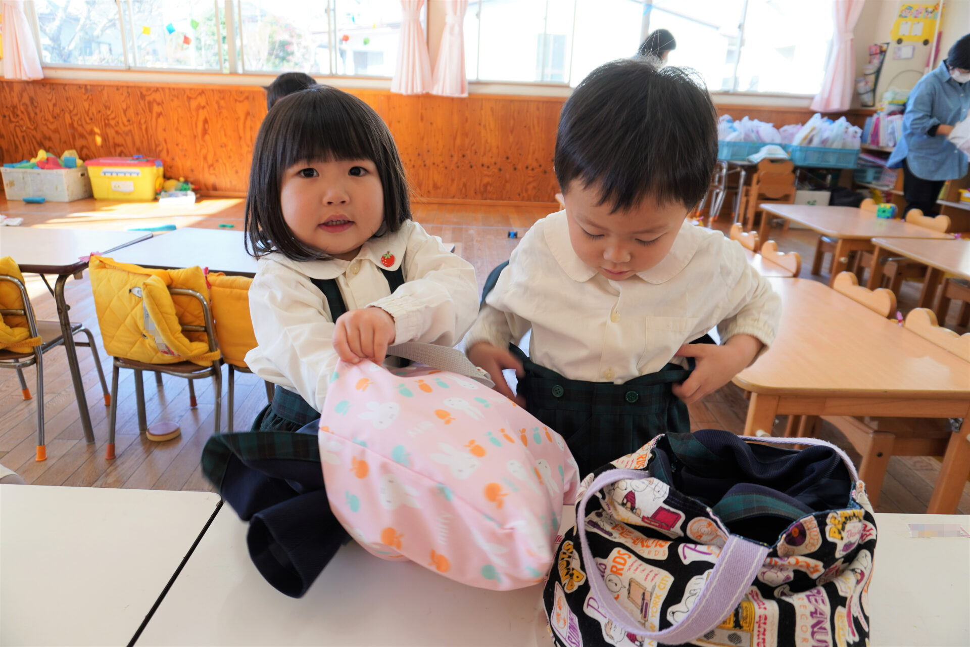 初めての制服登園（満３歳）｜まどか幼稚園