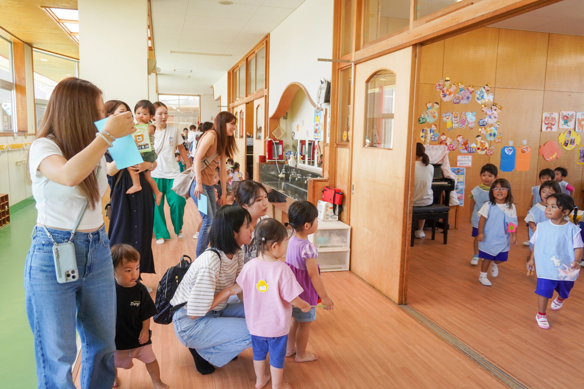 園内探検（にこぴよちゃん）｜まどか幼稚園